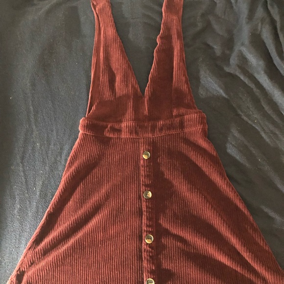 HP 🎉 Burgundy Overalls Skirt - Picture 9 of 13